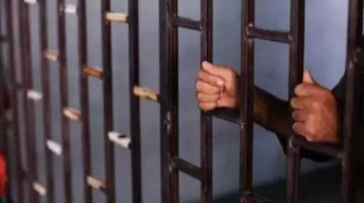 حبس عاطلين 4 أيام لحيازتهما 500 طربة حشيش قبل ترويجها بالبحيرة