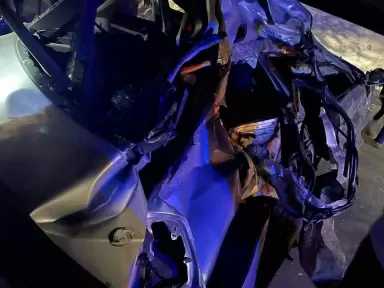 حادث مروع بالبحيرة ينهى حياة أسرة كاملة بعد اصطدام سيارتهم الملاكى بحاجز خرساني وانقلابها