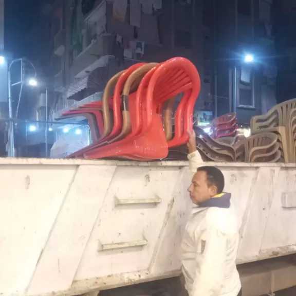 حملات مكثفة لإزالة الإشغالات وفرض الانضباط بشوارع دمنهور