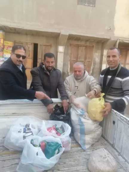 ضبط دواجن مواد غذائية منتهية الصلاحية وغير صالحة للاستهلاك الآدمي بكوم حمادة