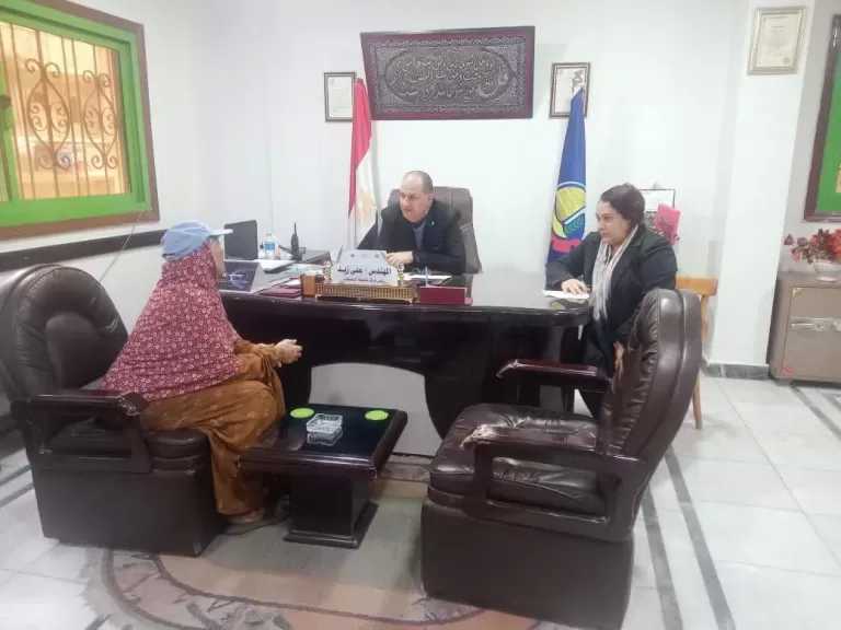 رئيس شبراخيت يستمع لشكاوى المواطنين خلال اللقاء الجماهيرى الاسبوعى