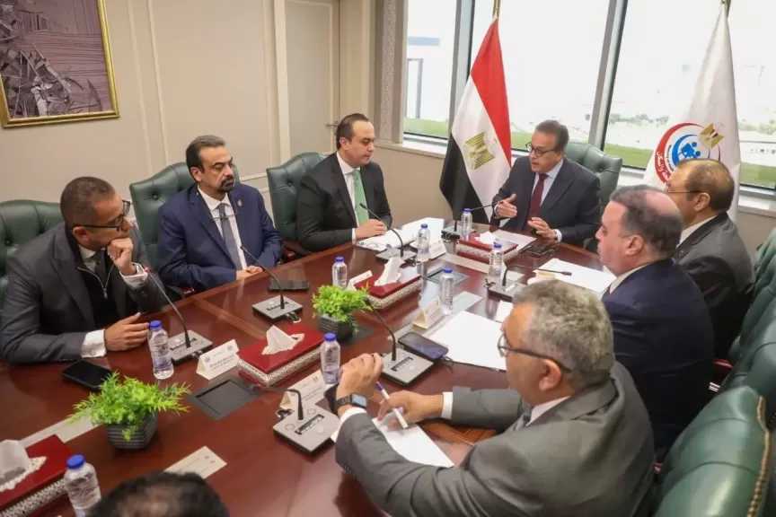 الصحه تفخص ميكنة التأمين الصحى مع فودافون