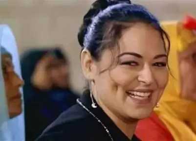 انتهاء صلاة جنازة نيفين مندور بمسجد عمرو بن العاص وسط لحظات وداع مؤثرة