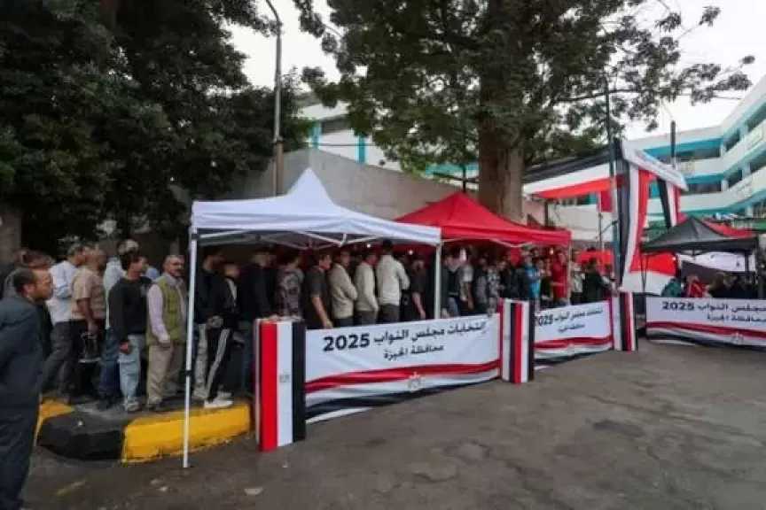 ضبط شخص يوزعان أموالا بمحيط لجان الاسماعيلية