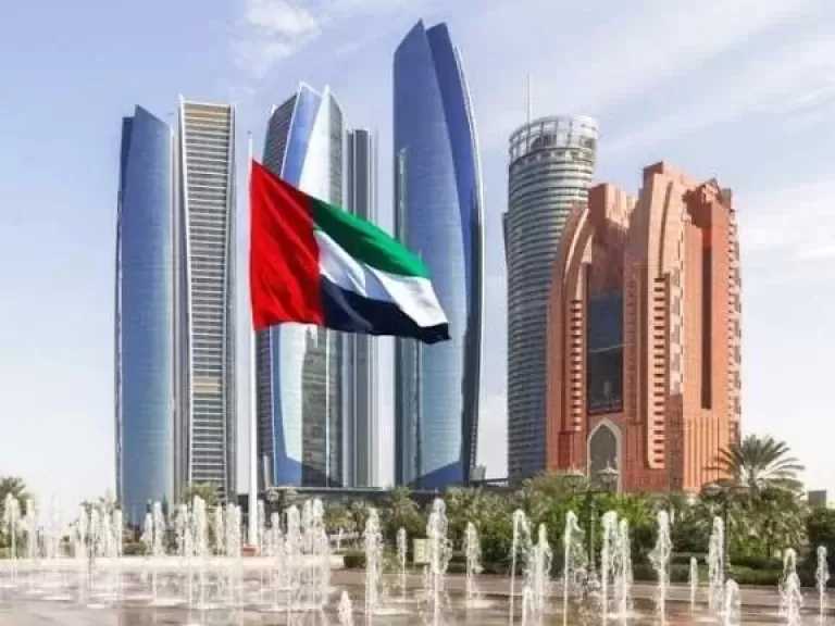 الإمارات.. تحميل سفينة محمد بن راشد الإنسانية بأكثر من 10 ملايين وجبة دعما لسكان غزة