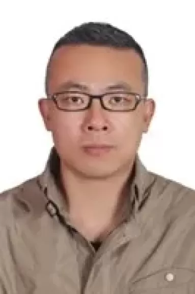 نور يان اعلامي صيني 