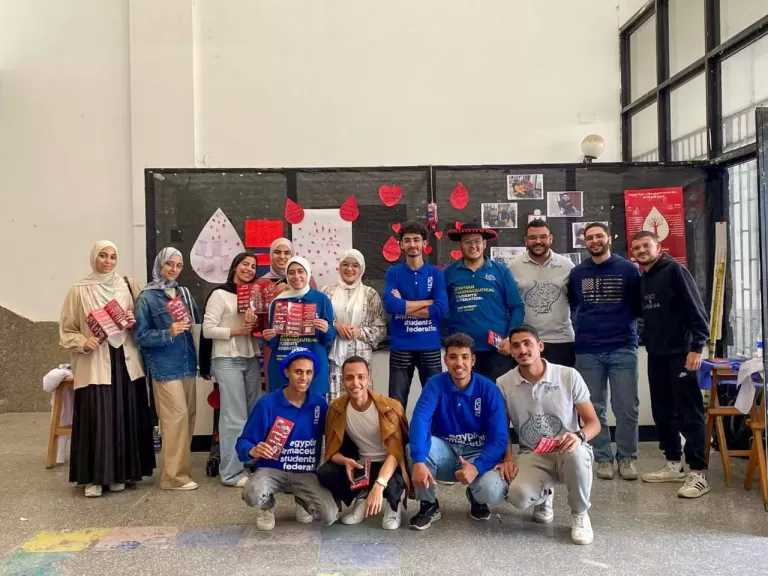 خمسة عشر عامًا من العطاء.. كيف قاد الاتحاد المصري لطلاب الصيدلة رحلة التبرع بالدم في مصر؟