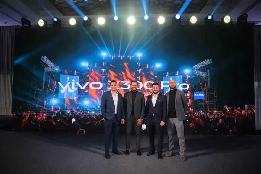 vivo تُطلق X300 Proمدعومًأ بكاميرا تليفوتو ZEISS APO بدقة 200 ميجابكسل