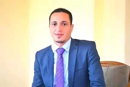 في زمن التفاهة المؤثرة.. مجتمع يشاهد سقوط