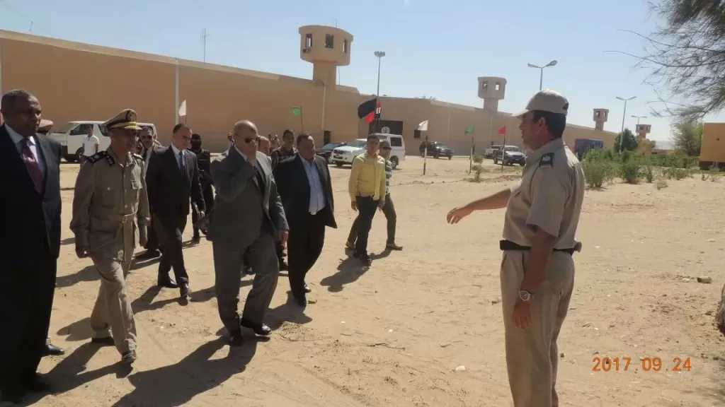 جولة تفتيشية للنيابة العامة داخل مركز إصلاح بدر 2 ..صور