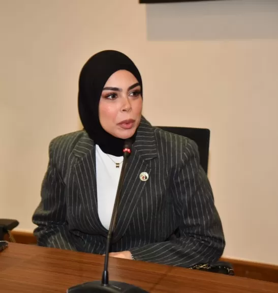 النائبة سچى عمرو هندي