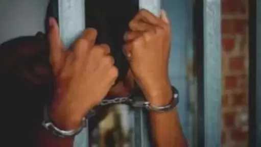 10 كيلو مخدرات .. تفاصيل حبس راكبين أجنبيين تم ضبطهما بمطار القاهرة