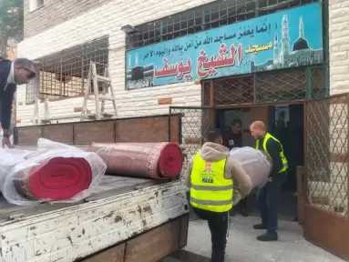 النائب محمد جبريل يهدي فرش مسجدين بالدائرة الرابعة استعدادًا لشهر رمضان المبارك