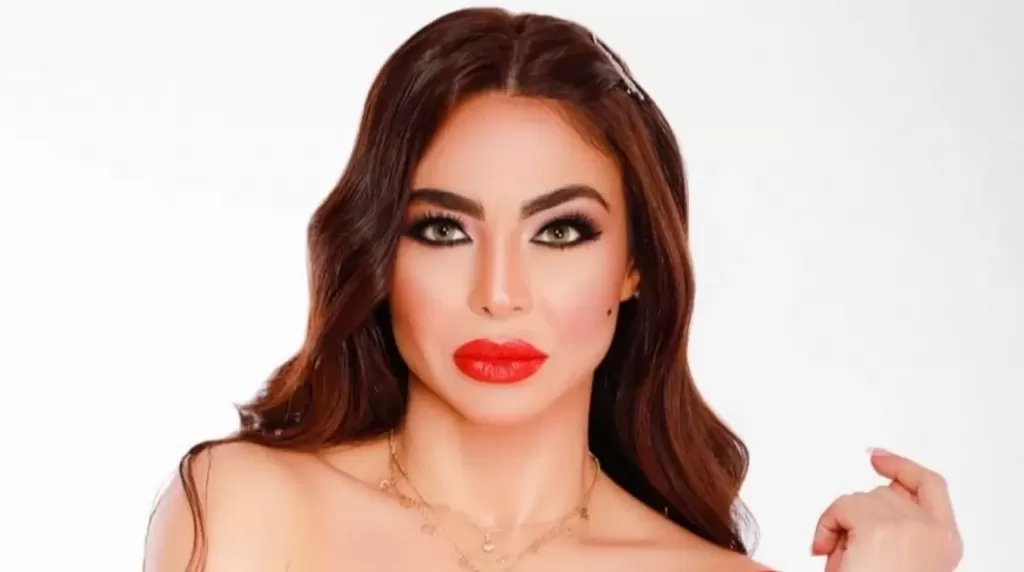 الفنانة اللبنانية دوللي شاهين