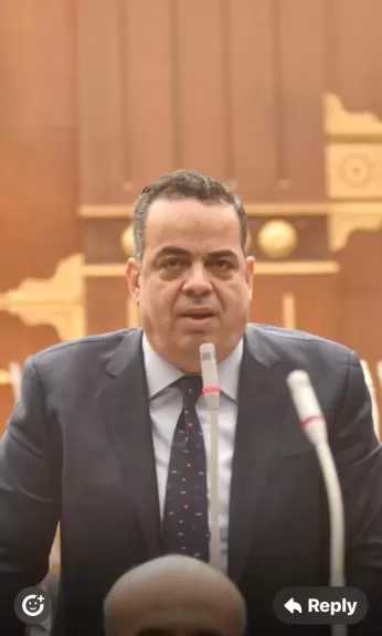 عصام هلال يحذر من خطر السوشيال ميديا على الطفولة ويطالب بتدخل عاجل