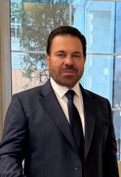 د. مارون مخول الفنان اللبناني المعروف 