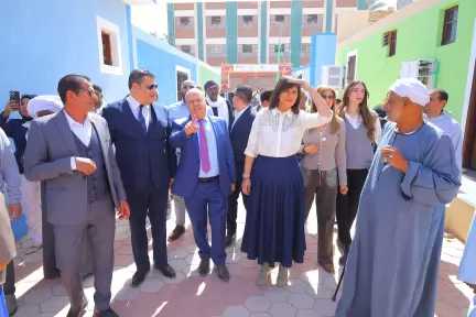 «صناع الخير» تسلم عدداً من المنازل للأسر الأولى بالرعاية بعد رفع كفاءتها بالكامل بكوم إمبو