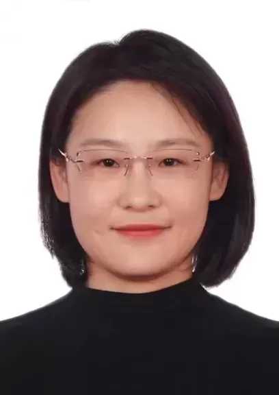 سهرة عيد الربيع الصيني: كيف يواصل مجتمع حديث تقاليده عبر شاشة واحدة؟