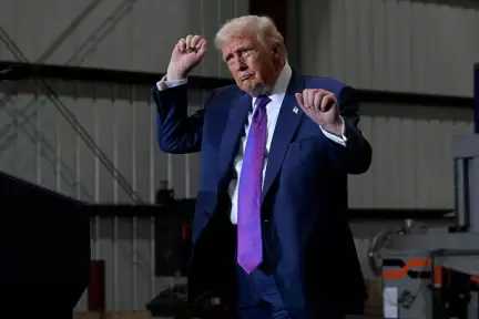 ترمب يبرر رسومه الجديدة وسط تشكيك بوجود أزمة