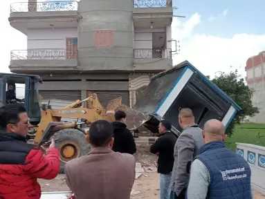 حملة مكبرة لرفع الإشغالات بالابعادية وتنفيذ قرار إزالة كشك مخالف بالطريق الزراعي