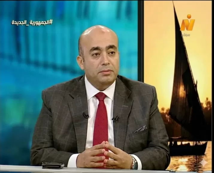 إسلام عوض، المحلل السياسي