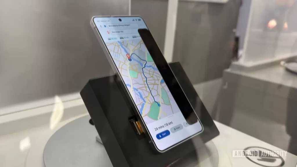 وول ستريت جورنال: آبل بحاجة لتقليد شاشة سامسونج الجديدة فورً