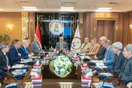 جمبلاط” يتابع عمليات التصنيع العسكري بشركات الإنتاج الحربي