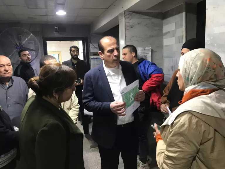 من الميدان لا من المكتب.. نائب وزير الصحة عمرو قنديل يقود جولة مفاجئة بالمعادي ويضع حلولًا فورية لشكاوى المواطنين