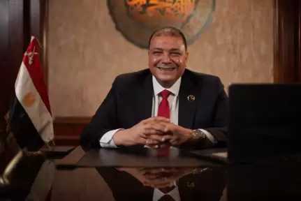 مبادرة إنسانية في ليلة القدر.. البديوي السيد يوزع 500 وجبة على العمالة غير المنتظمة