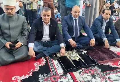 وسط أجواء إيمانية مبهجة.. رئيسا كوم حمادة والمحمودية يؤدون صلاة عيد الفطر ويشاركان الأهالي فرحتهم