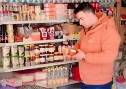 ضبط سلع منتهية الصلاحية ومخالفات تسعير في حملات تموينية مكثفة بالبحيرة