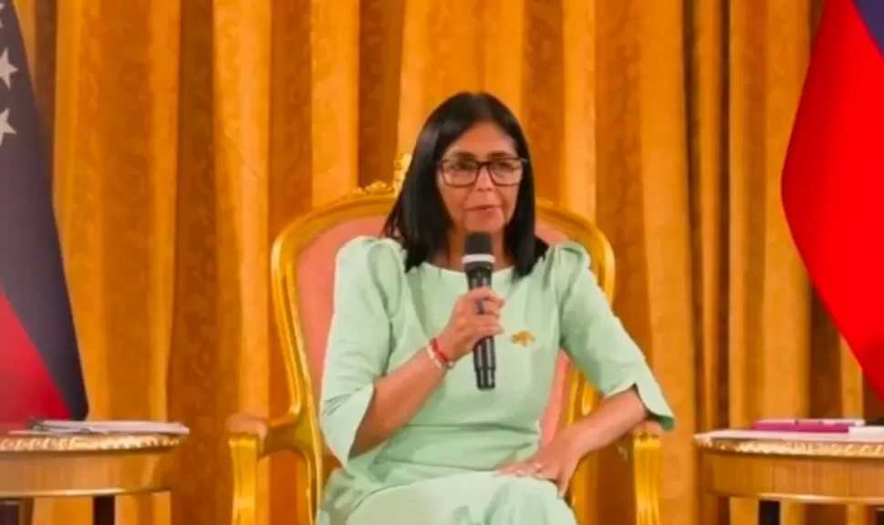 رئيسة فنزويلا تلتقي وفد رجال أعمال متعدد الجنسيات