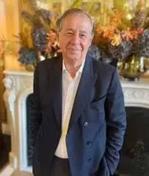 رشيد شاب من الإسكندرية رسم طريقة وحقق حلمه والإصرار وصل بيه للعالمية