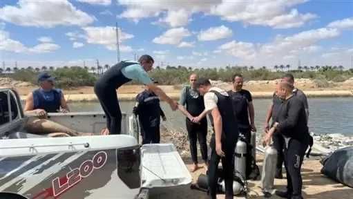 من أسرة واحدة.... مصـرع أب وأم وإبنتهما غرقاً إثر إنقلاب تروسيكل بمياه مشروع ناصر بالبحيرة