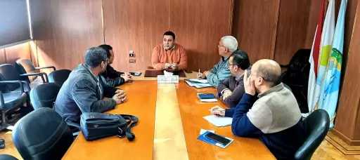 مياه البحيرة تبحث ترشيد الطاقة وتعزيز كفاءة التشغيل