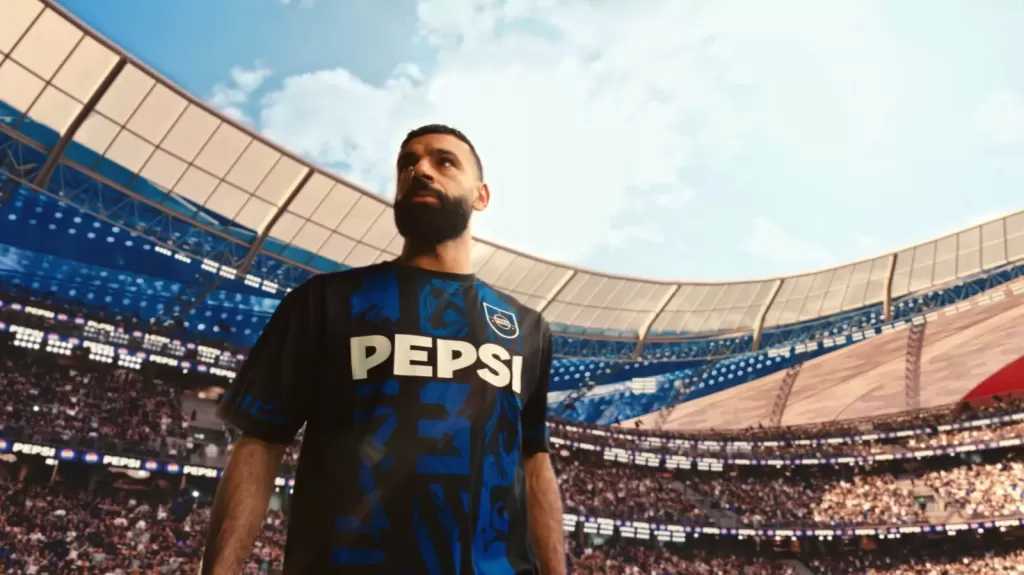 Pepsi Football Nation تحتفل بمحمد صلاح كأيقونة عالمية تُجسّد ماضي وحاضر ومستقبل شغف كرة القدم