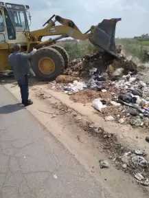 حملة نظافة مكبرة ورفع كفاءة الطرق بقرية مؤسسة البستان بالدلنجات