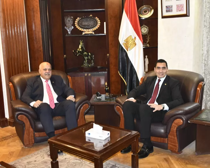 جوهر نبيل بصحبة رئيس اتحاد الرماية