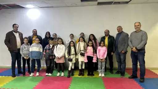 عرض مسرحي تعليمي مميز لـ”فوللو رع” على مسرح آفاق بحضور شخصيات عامة وتكريم الأطفال المشاركين