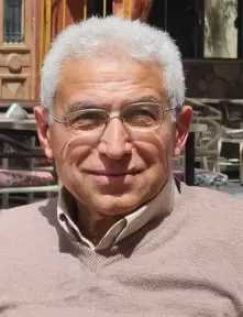 خالد مصطفى يكتب: الدكتور أحمد سلامة تجربة تحكى لسنوات طويلة