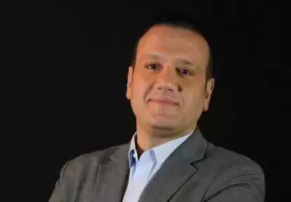 وليد توفيق يُحذر: بطانة الرحم المهاجرة قد تُعطل حياة السيدات لسنوات بسبب تأخر التشخيص