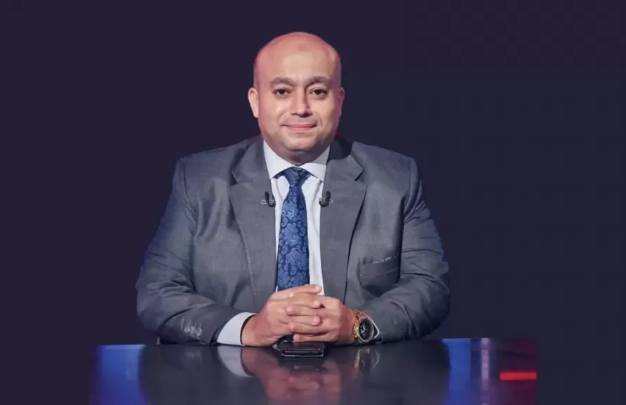 إسلام عوض، المحلل السياسي