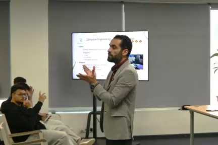 شركة RAKICT تستعرض مستقبل التدريب في الذكاء الاصطناعي لطلبة الهندسة من داخل الأكاديمية العربية بالقرية الذكية