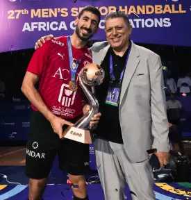 يحيي خالد افضل لاعب في الدوري الفرنسي نجم ”باريس سان جيرمان”