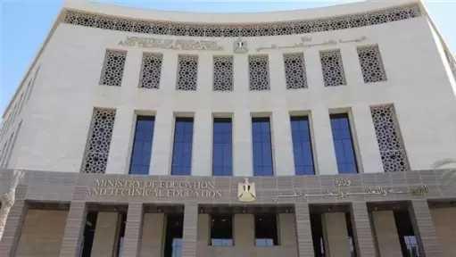 وقائع مثيرة للجدل في مدارس الجيزة والإسكندرية.. قرارات عاجلة من التعليم