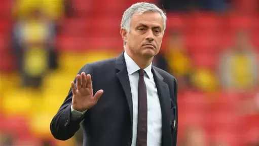 مورينيو يحسم مستقبله مع بنفيكا البرتغالي