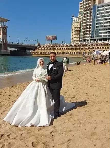 شاطئ ستانلي يدق الطبول باستقبال عرسان شم النسيم