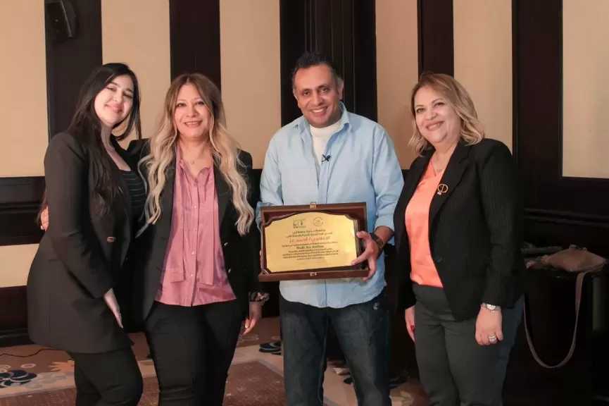 دكتورة دينا مصطفى تكرم نجوم الفن والإعلام لمشاركتهم في دعم ذوي التوحد