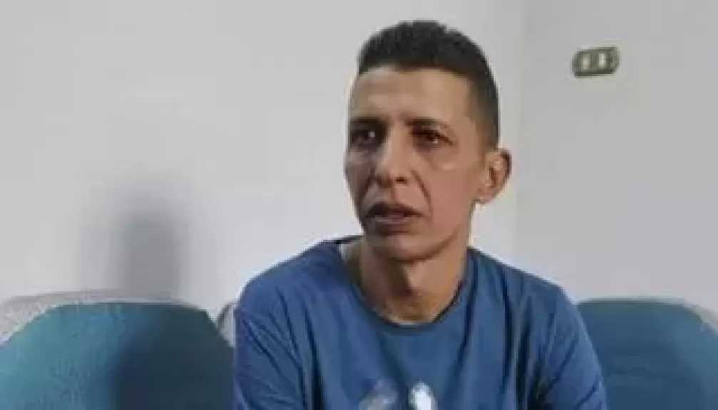 إسلام الضائع يعود لعائلته بعد 43 عاما من الضياع ويكتشف أن له 20 شقيقاً فى مصر وليبيا
