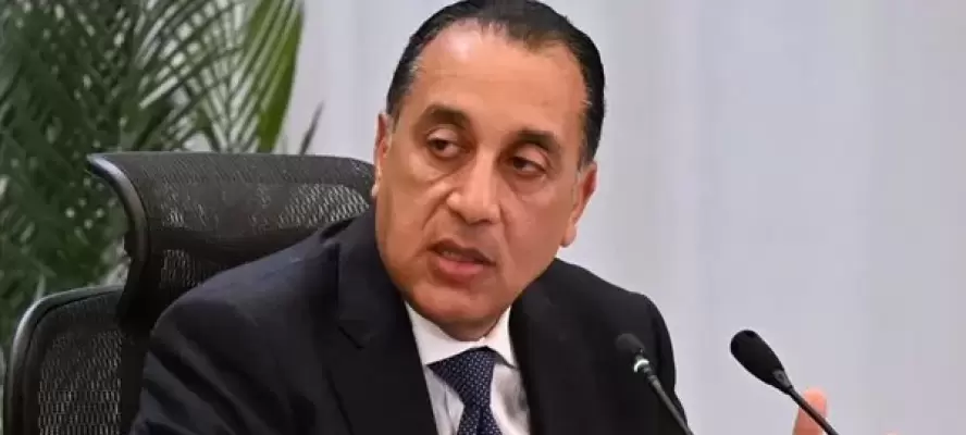 رئيس الوزراء يتفقد مبني الغسيل الكلوي الجديد بمستشفى العريش العام